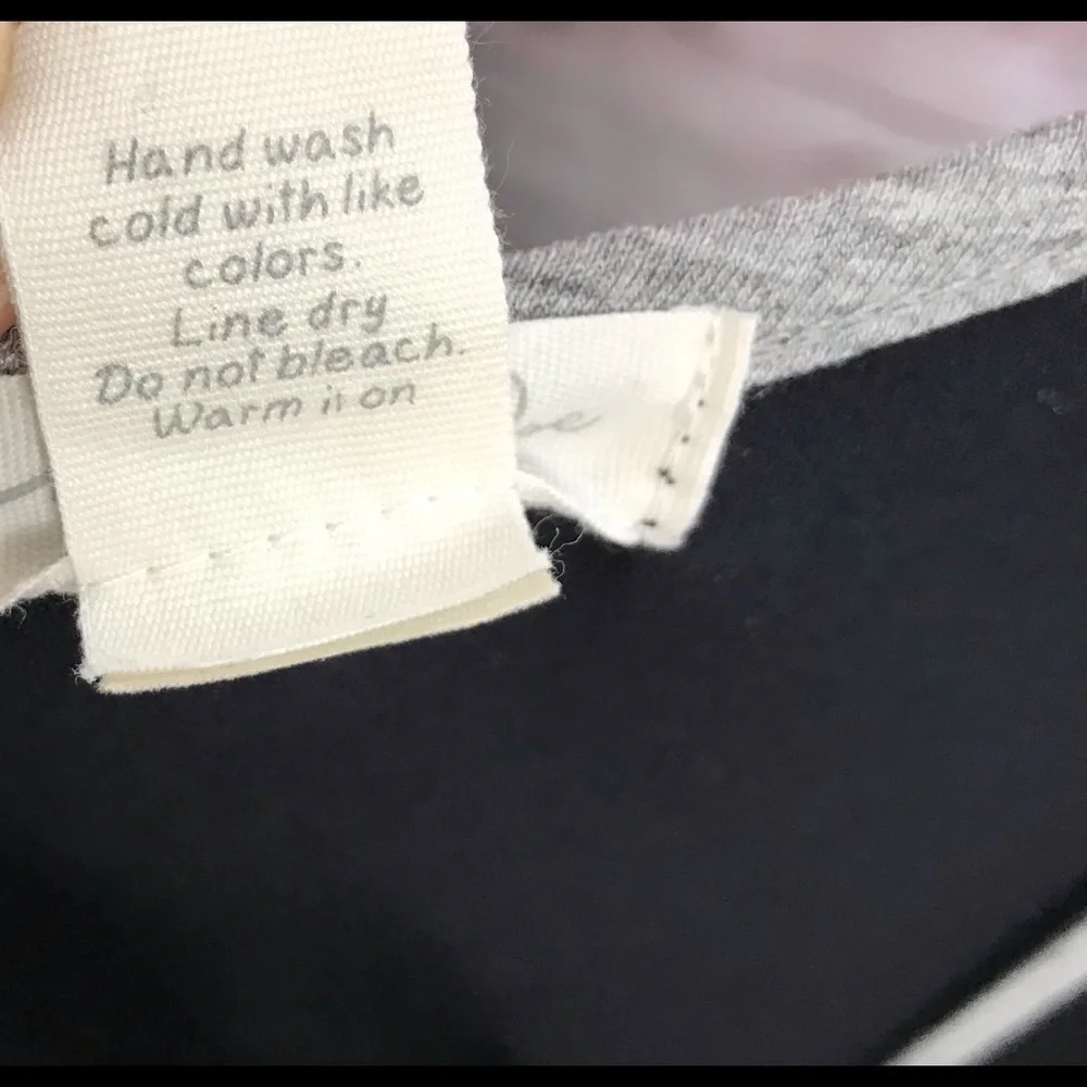 MOD-O-DOC  asymmetrical sleeveless tunic top black & grey Size SMALL - Picture 15 of 15